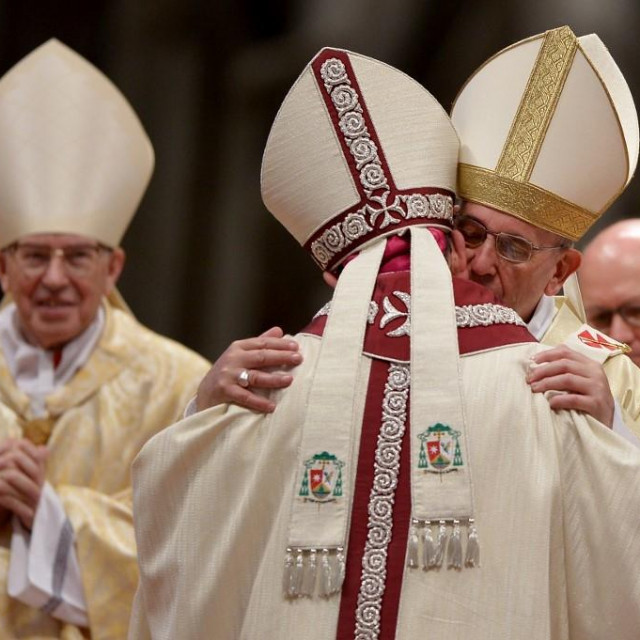 Papa Franjo i mons. Fabio Fabene (fotografja iz 2014. godine)