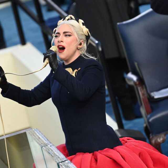 Lady Gaga pjeva američku himnu na inauguraciji Johna Bidena