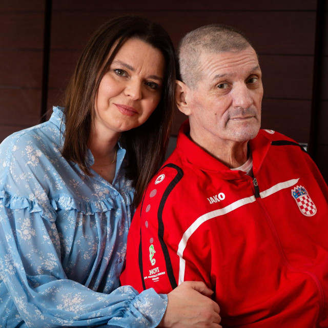 Branko Cikatić, pokojni hrvatski kickboksač sa suprugom Ivanom Davidovski Cikatić u obiteljskom domu u Solinu 2019.