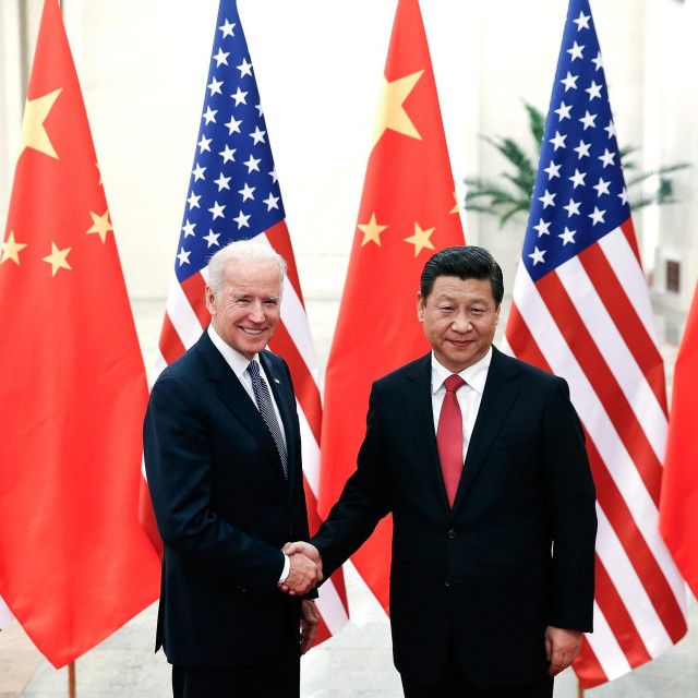 Joe Biden i Xi Jinping snimljeni 2013.