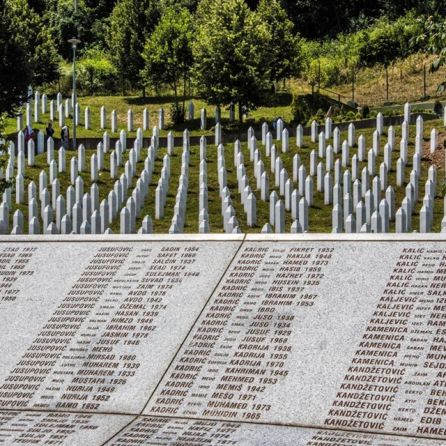 Memorijalno groblje u Srebrenici/Ilustracija