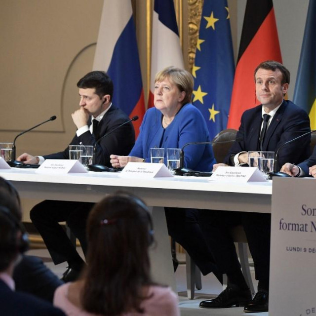 Volodimir Zelenski, Angela Merkel, Emmanuel Macron i Vladimir Putin na sastanku 2014. godine