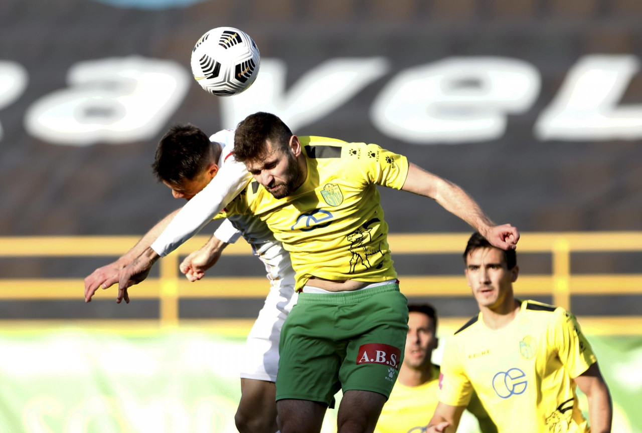 Sportske novosti - VIDEO: POGLEDAJTE NAJSPORNIJI TRENUTAK I SAMI  PROCIJENITE JESU LI SUCI BILI U PRAVU! Rijeka zabila u 91., burno  proslavila gol, a onda se javio VAR