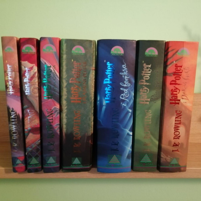 Cijeli set Harry Potter knjiga u izdanju Algoritma