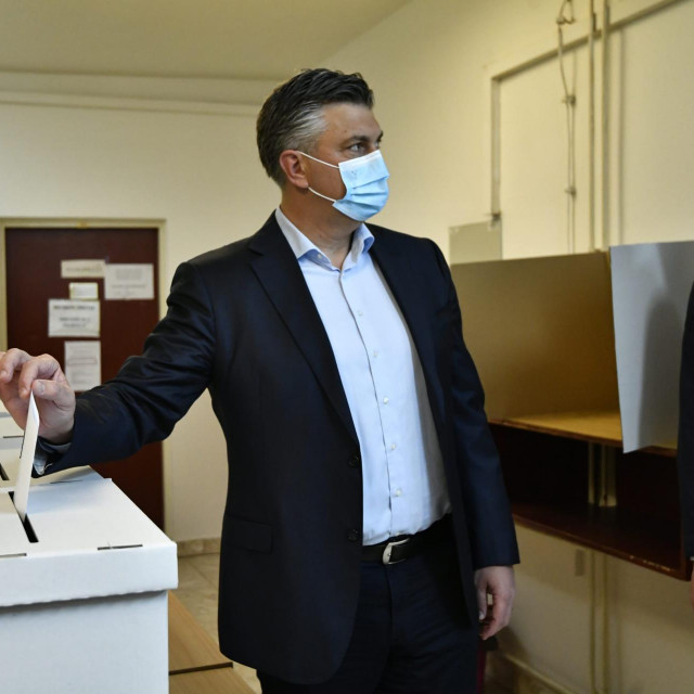 Andrej Plenković glasovao je u prvom krugu lokalnih izbora 