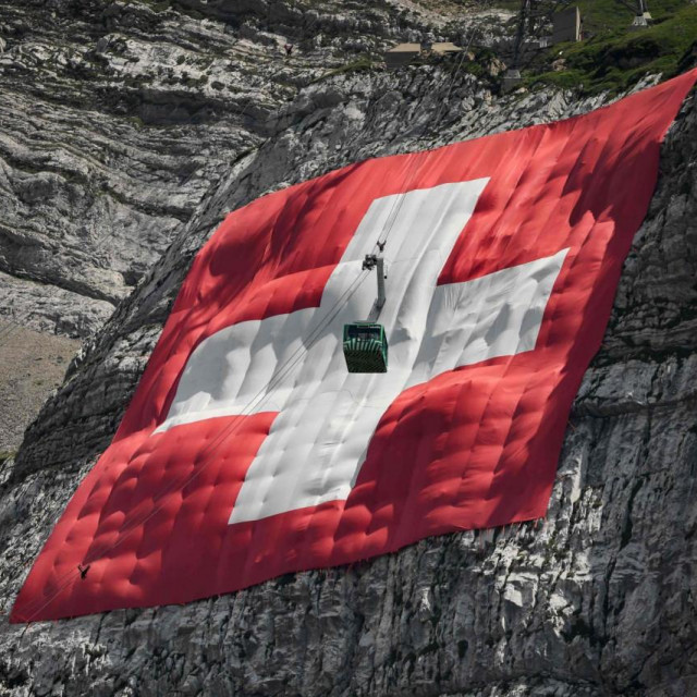 Švicarska zastava na planini Saentis