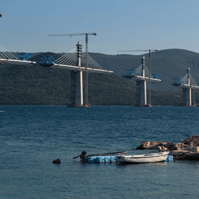 Brod 'Development Way' dovezao je iz Kine zadnju pošiljku od 24 segmenta čelične rasponske konstrukcije za Pelješki most