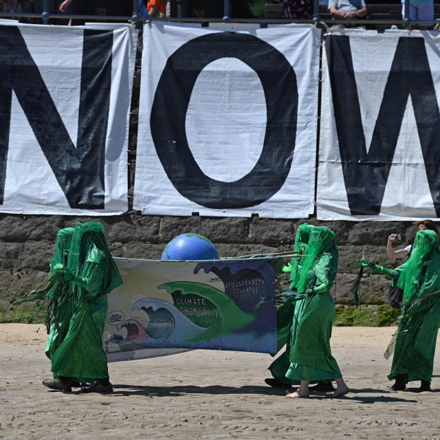 Prosvjed ekoloških aktivista tijekom samita G7