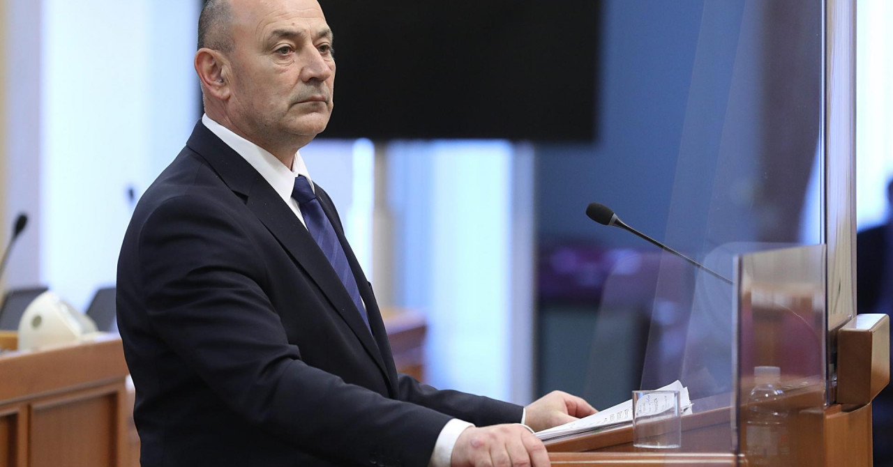 Jutarnji list - Desnica tražila registar agresora, SDP najavio podršku Medvedu, on se uzrujao: 'Nisam prepisivao od Freda!' - Vimarsana News