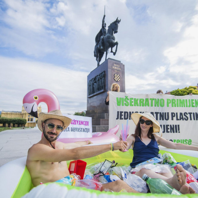 Performans Zelene akcije povodom kampanje Srpanj bez plastike