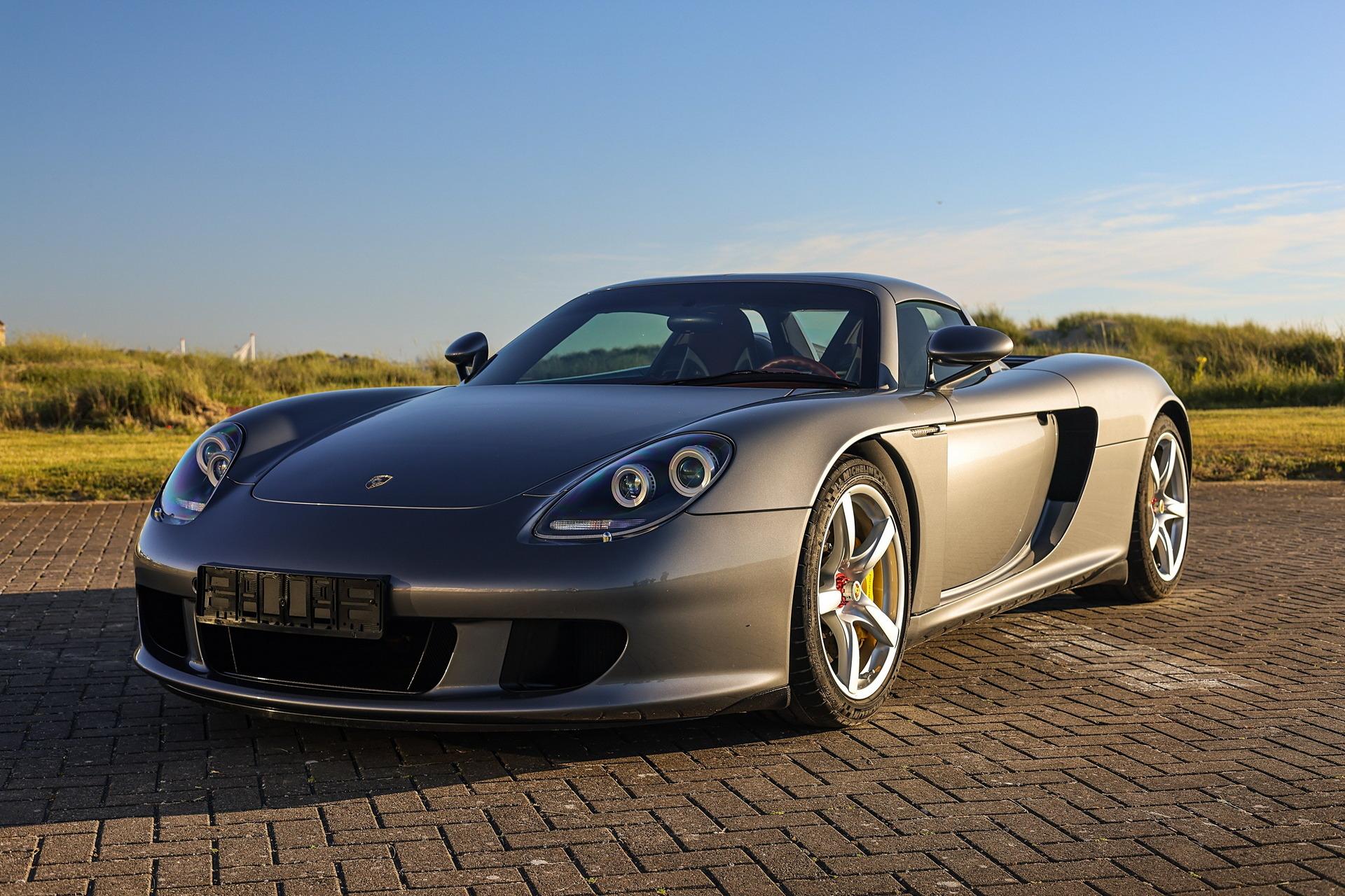 Auto Klub - Ovaj Porsche Carrera GT pripadao je F1 prvaku Jenson Buttona, a  procjenjuje se na milijun eura!
