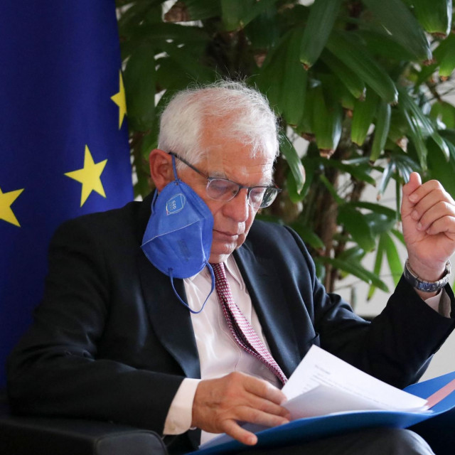 Josep Borrell tijekom sastanka sa predsjednikom Vijeća ministara Bosne i Hercegovine Zoranom Tegeltijom u Bruxellesu koji se održao u utorak, 13. srpnja