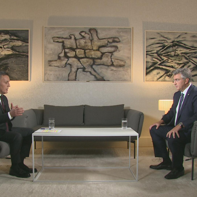 Branko Nađvinski i Andrej Plenković tijekom intervjua u Dnevniku HTV-a