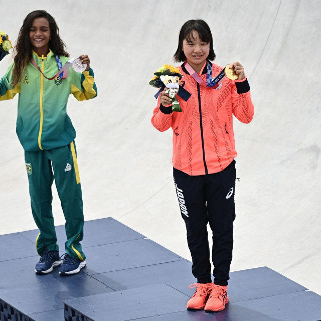Rayssa Leal (srebro), Momiji Nishiya (zlato) i Funa Nakayama (bronca)