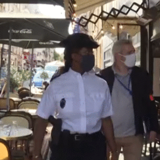 Policija nadzire provođenje mjera u Parizu