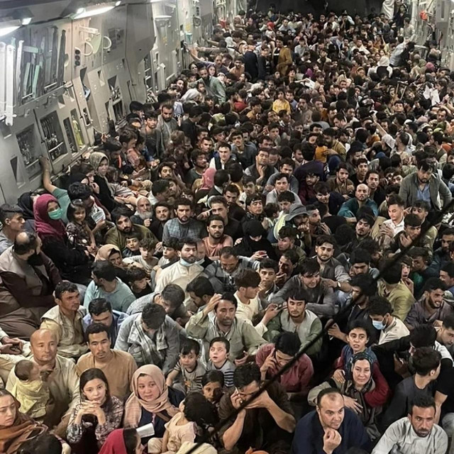 Američki zrakoplov evakuira ljude iz Afganistana
