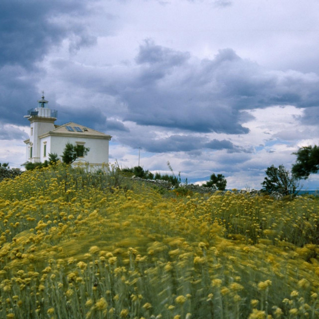 Svjetionik na otoku Pločica