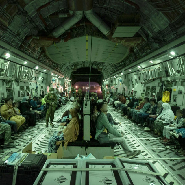 Australski C-17A u zračnoj luci u Kabulu