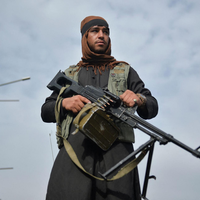 Talibanski borac na skupu u Kabulu