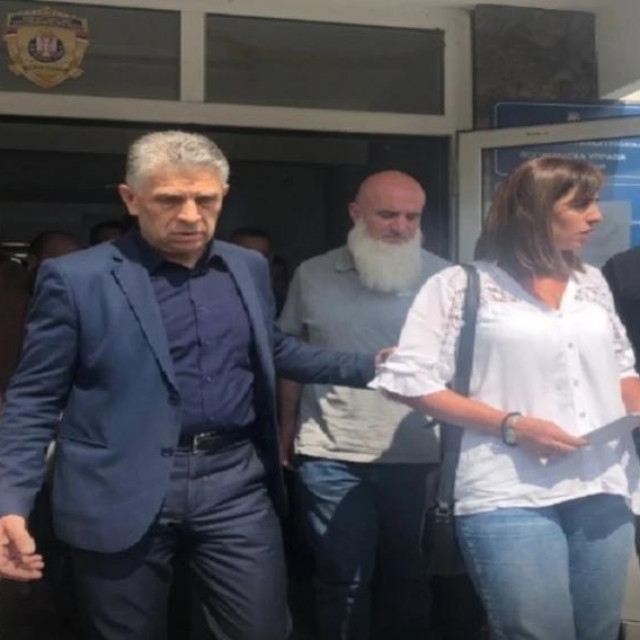 Učiteljica Adela Melajac Karahmetović izašla je iz Policijske uprave u Novom Pazaru