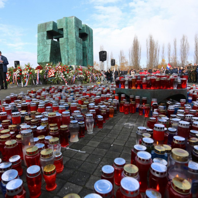 Memorijalno groblje u Vukovaru