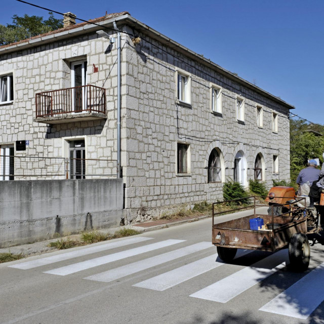 Područna škola Orah