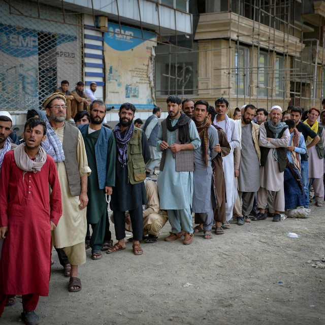 Kaos ispred banaka u Kabulu