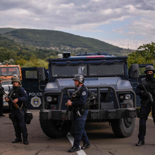 Jedinice kosovske specijalne policije na graničnom prijelazu