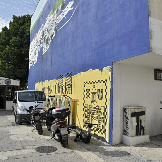 Mural na zidu sportske dvorane na Gripama