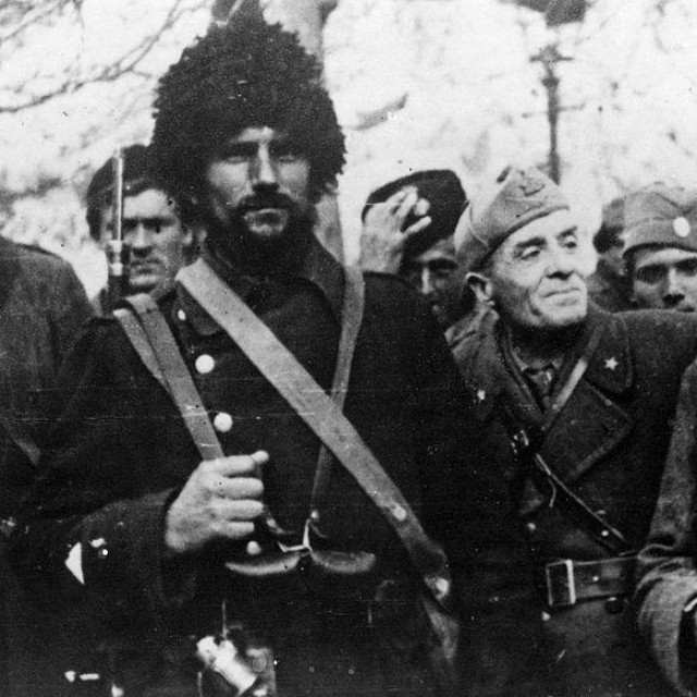 Četnici i talijanski časnik, 1942. godine