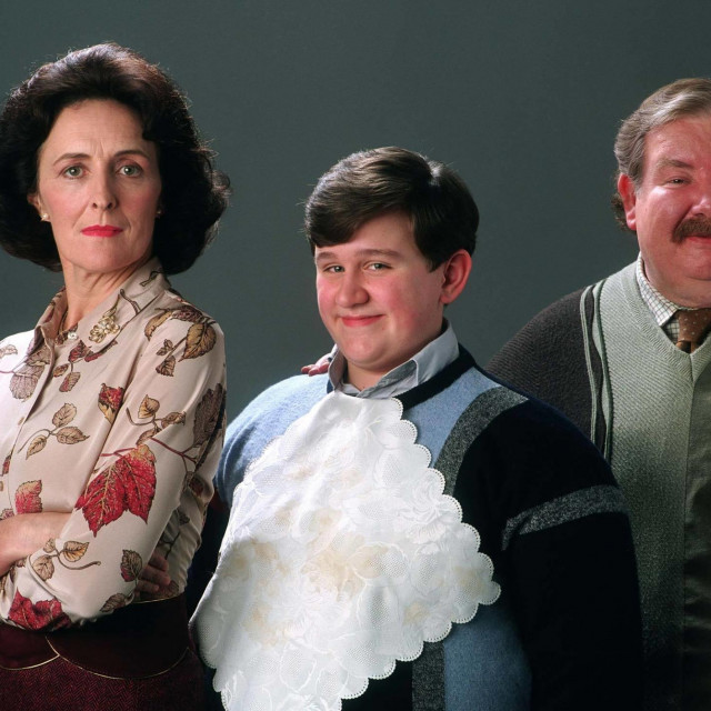 Fiona Shaw, Harry Melling i Richard Griffiths kao obitelj Dursley u Harryju Potteru