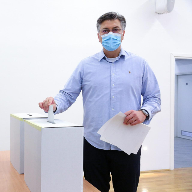 Andrej Plenković na glasanju
