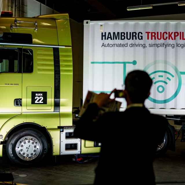 Kamion bez vozača na predstavljanju u Hamburgu