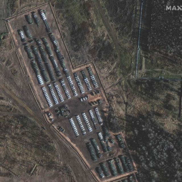 &lt;p&gt;Satelitska snimka gomilanja ruskih snaga na jugozapadu Rusije, kraj grada Jelnja u blizini bjeloruske granice.&lt;/p&gt;
