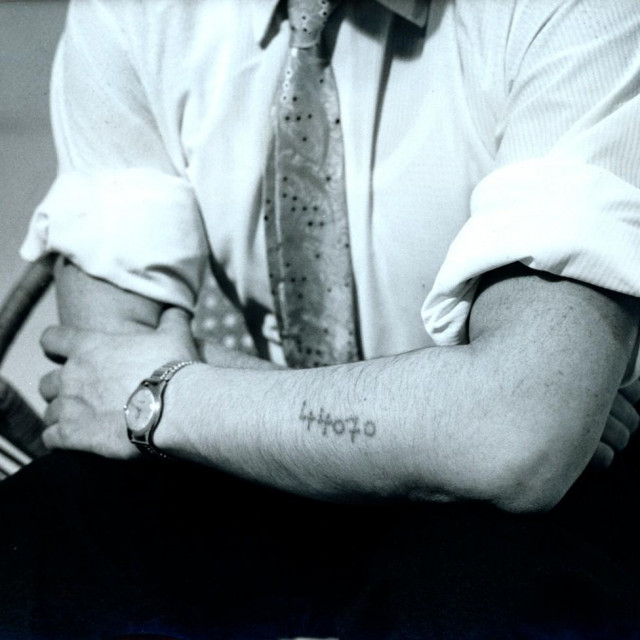 &lt;p&gt;Tetovaža na ruci slovačkog Židova koji je bio Auschwitzu&lt;/p&gt;
