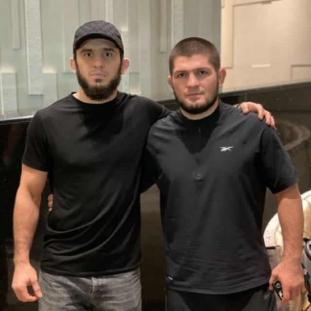 Islam Makhachev i Khabib Nurmagomedov
