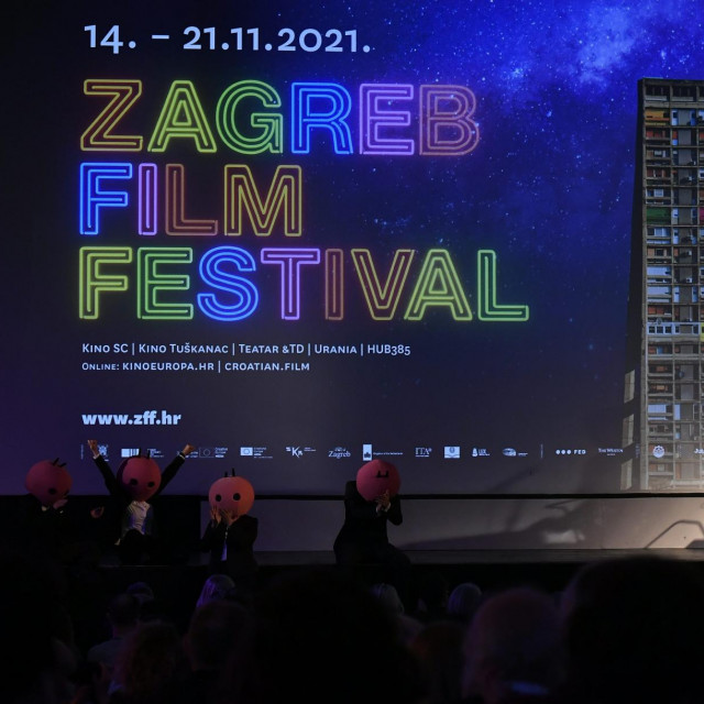 &lt;p&gt;Otvaranje 19. Zagreb Film Festivala najveceg medjunarodnog filmskog festivala u Hrvatskoj. Festival ce trajati od 14.11. do 21.11.2021.&lt;br /&gt;
Na fotografiji: dvorana SC-a.&lt;br /&gt;
 &lt;/p&gt;
