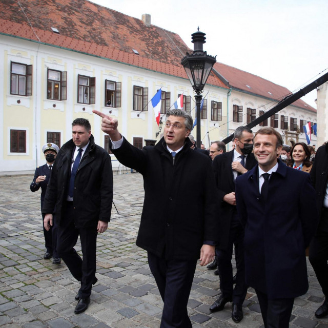 &lt;p&gt;Plenković i Macron ispred Banskih dvora&lt;/p&gt;
