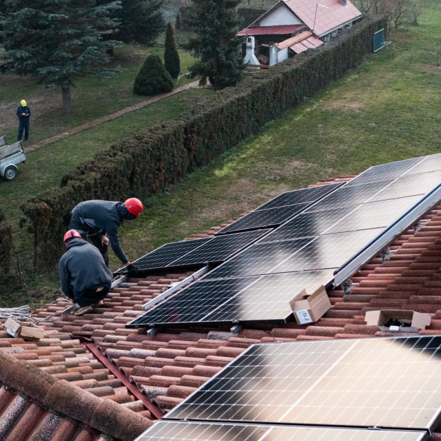 &lt;p&gt;Postavljanje solarnih panela na privatnu kuću vlasnika Drage Zovka u Đurđevcu&lt;/p&gt;
