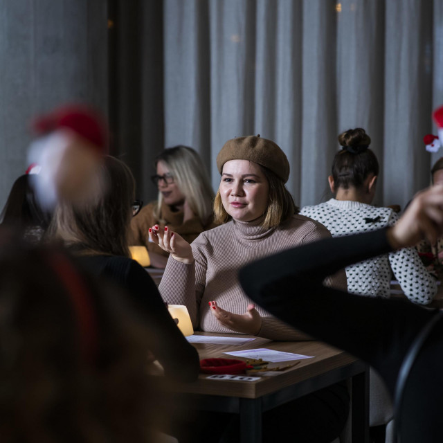<p>Zagreb, 271121.<br />
Speed friending event samo za zene.<br />