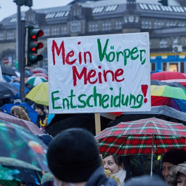 Prosvjed protiv cjepljenja u Hamburgu.
