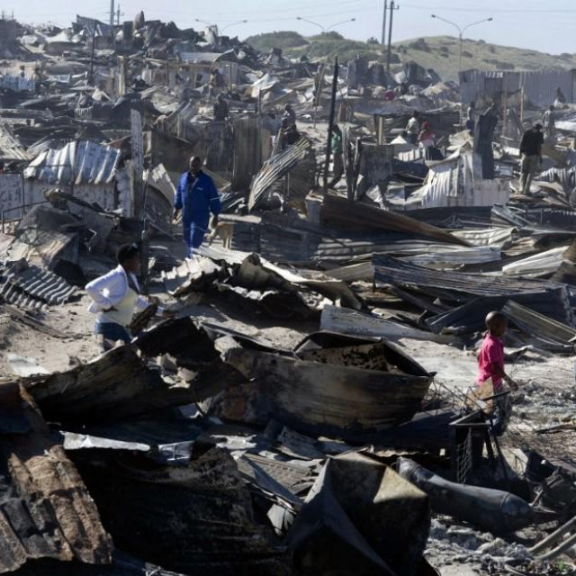 &lt;p&gt;Prizor nakon požara u naselju Khayelitsha, Cape Town (Južnoafrička Republika)&lt;/p&gt;
