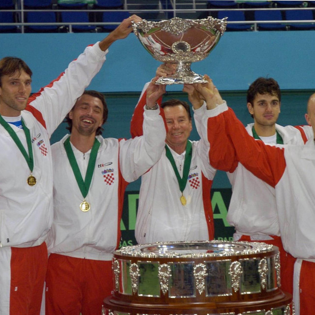 &lt;p&gt;Nikola Pilić s legendarnom reprezentacijom koja je 2005. uzela Davis Cup: Ivo Karlović,Goran Ivanišević,Nikola Pilić, Mario Ančić i Ivan Ljubičić&lt;/p&gt;
