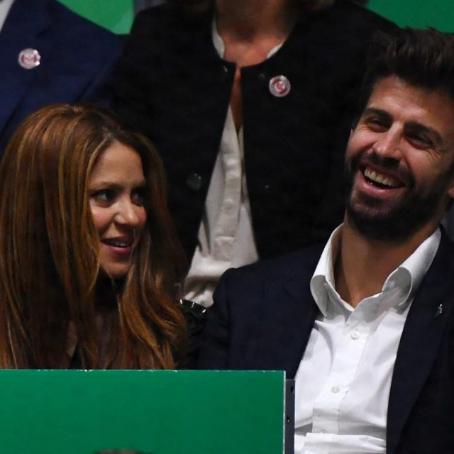 &lt;p&gt;Gerard Pique i Shakira na susretu Davis Cupa&lt;/p&gt;
