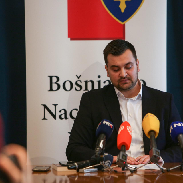 &lt;p&gt;Bošnjačko nacionalno vijeće RH održalo je konferenciju za medije na temu posljednjih izjava predsjednika Zorana Milanovića u kojima, kako tvrde, relativizira i u određenim momentima umanjuje opseg počinjenog genocida u Srebrenici&lt;/p&gt;
