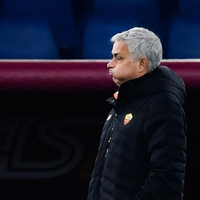 Jose Mourinho ponudio je jaknu unesrećenom navijaču
