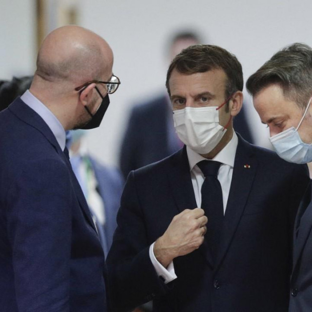 &lt;p&gt;Charles Michel, Emmanuel Macron i Xavier Bettel&lt;/p&gt;
