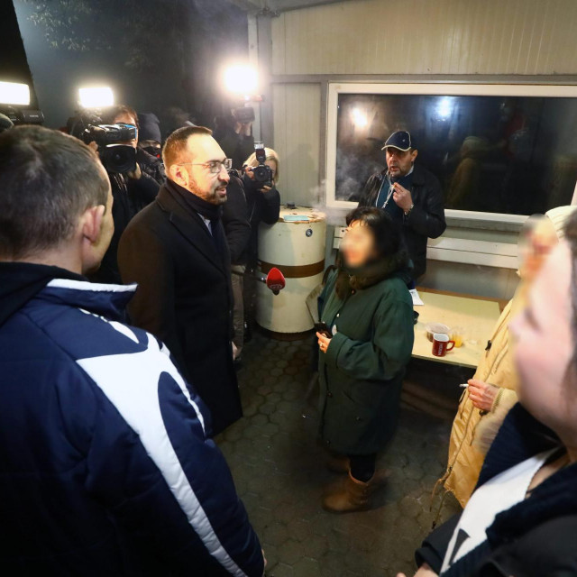 &lt;p&gt;Gradonačelnik Tomislav Tomašević obišao je na Silvestrovo korisnike prenoćišta Crvenog kriza u Kosnici&lt;/p&gt;
