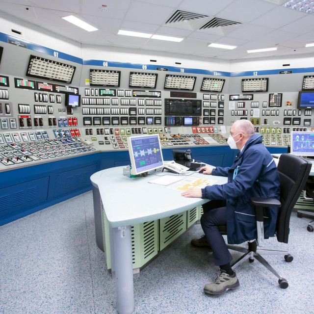 simulator kontrolne sobe
