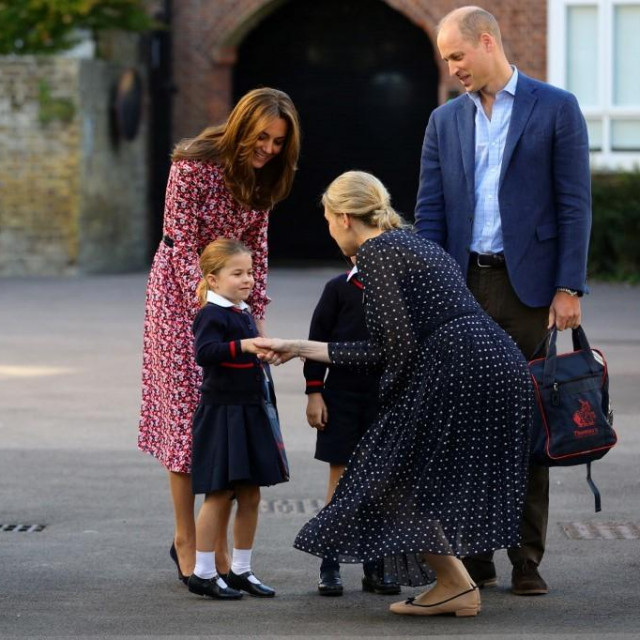&lt;p&gt;Princzea Charlotte, Kate Middleton, princ George i princ William&lt;/p&gt;
